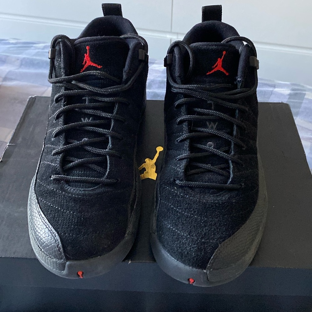 BOYS GRADE SCHOOL ::: LIGHTLY WORN - 6.5  Air Jordan 12 Retro Low BG